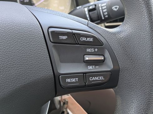 Used 2019 Hyundai Elantra SE w/ Winter Weather Package FWD image 21