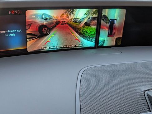 New 2025 Lincoln Nautilus Premier image 18