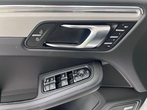 Certified 2026 Porsche Macan AWD/4WD image 30