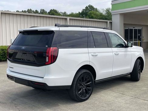 New 2025 Ford Expedition Platinum w/ Stealth Appearance Package AWD/4WD image 3