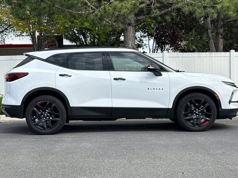 Used 2023 Chevrolet Blazer LT AWD/4WD image 3