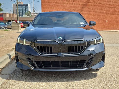 New 2026 BMW 550e xDrive image 10