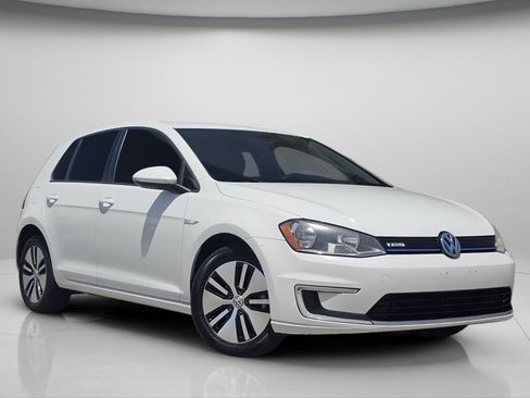 Used 2016 Volkswagen e-Golf SE w/ DC Fast Charging Package FWD image 2