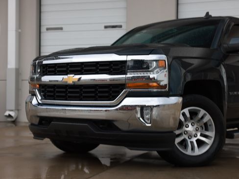 Used 2019 Chevrolet Silverado 1500 LT w/ All Star Edition AWD/4WD image 34