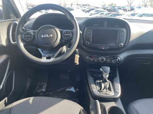 Used 2025 Kia Soul LX w/ LX Technology Package image 32