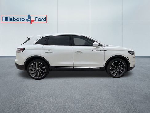 Used 2023 Lincoln Nautilus Reserve w/ Equipment Group 202A image 6