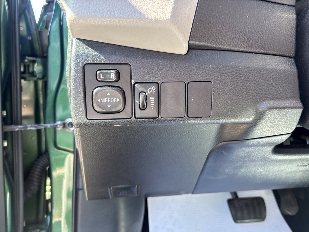 Used 2015 Toyota Corolla LE FWD image 23
