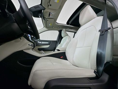 New 2026 Volvo XC40 B5 Plus w/ Protection Package Premier image 19