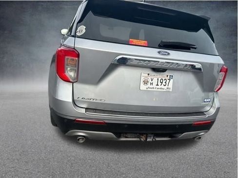 Used 2021 Ford Explorer Limited w/ Equipment Group 301A image 8