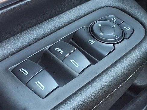 Used 2024 GMC Terrain SLE image 16