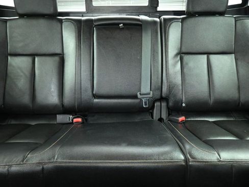 Used 2019 Nissan Titan SL w/ Midnight Edition image 30