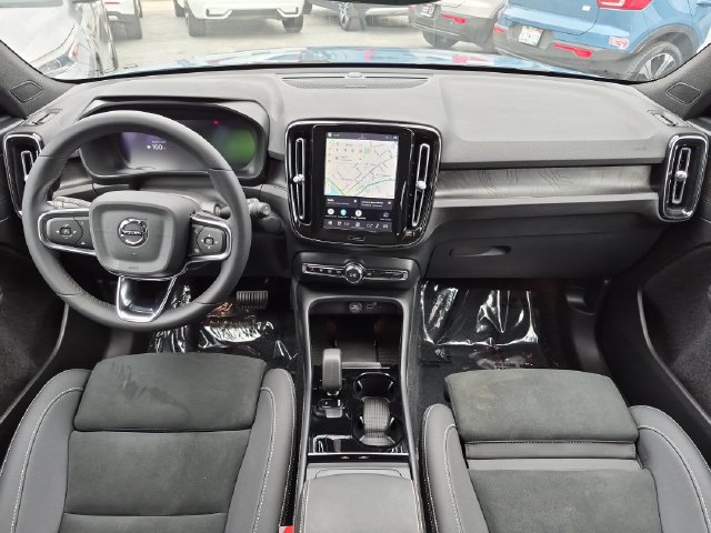Certified 2024 Volvo XC40 Recharge Ultimate w/ Protection Package Premier RWD image 27
