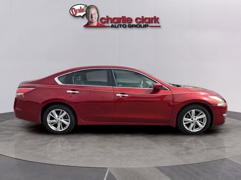 Used 2015 Nissan Altima 2.5 SV FWD image 7