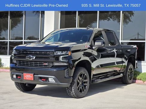 Used 2021 Chevrolet Silverado 1500 LT Trail Boss w/ Bed Protection Package AWD/4WD image 3