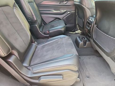 Used 2024 Jeep Grand Cherokee L Laredo image 25