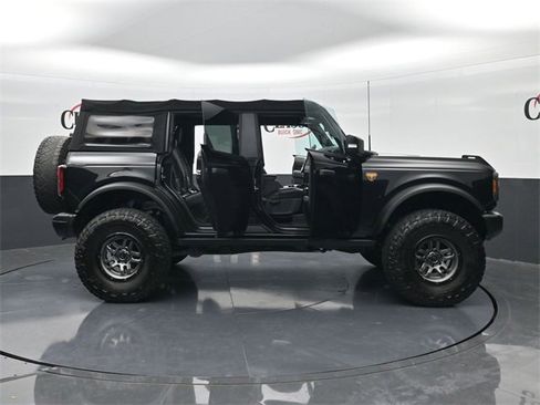 Used 2022 Ford Bronco Badlands image 33