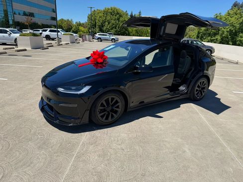 Used 2024 Tesla Model X AWD/4WD image 8