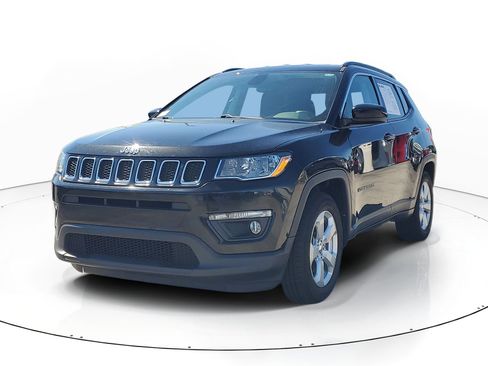 Used 2019 Jeep Compass Latitude image 3