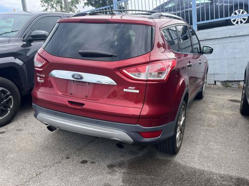Used 2015 Ford Escape SE w/ SE Chrome Package FWD image 4