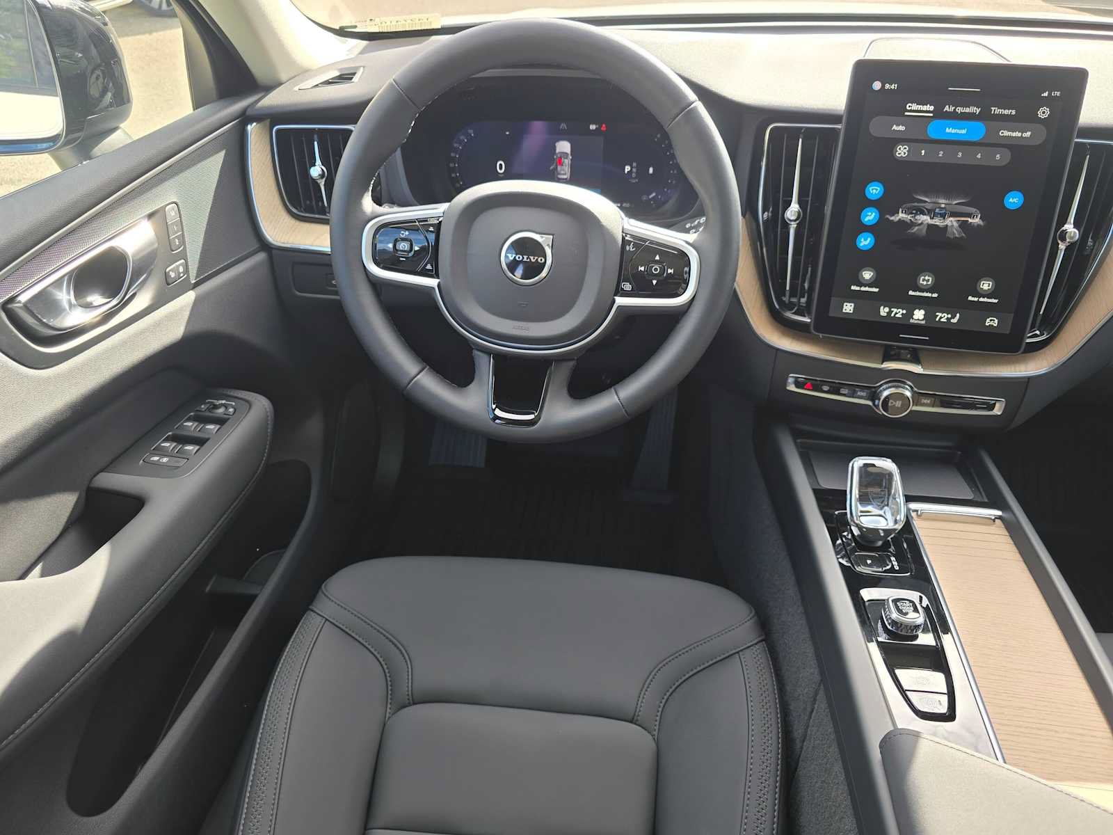 Used 2026 Volvo XC60 B5 Plus w/ Climate Package AWD/4WD image 17