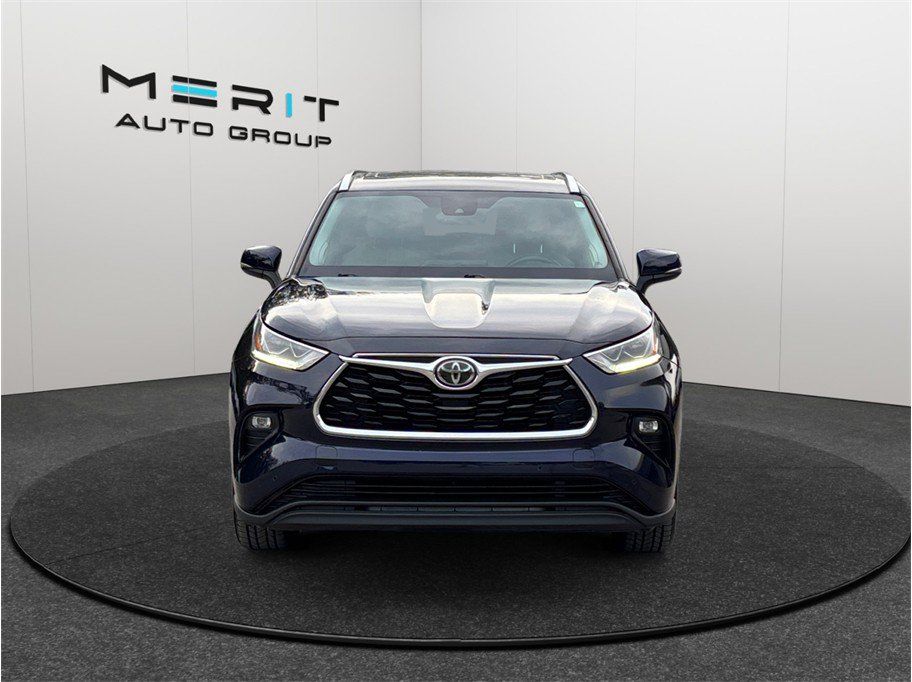 Used 2020 Toyota Highlander Limited AWD/4WD image 3