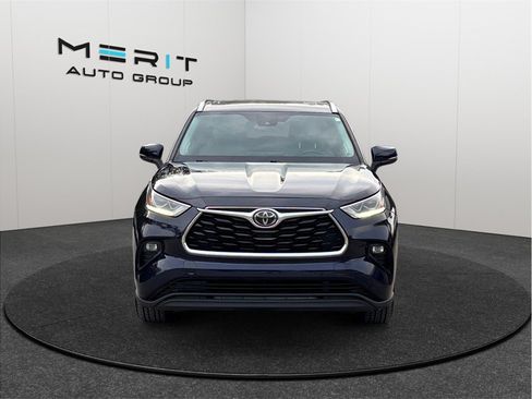 Used 2020 Toyota Highlander Limited AWD/4WD image 3