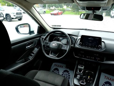 Used 2025 Nissan Rogue SV AWD/4WD image 26