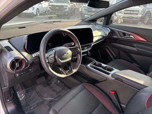 Used 2024 Chevrolet Equinox EV RS image 12