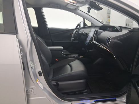 Used 2020 Toyota Prius Limited image 29