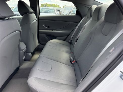 New 2026 Hyundai Elantra SE FWD image 12