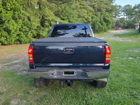 Used 2005 GMC Sierra 2500 SLT RWD image 4