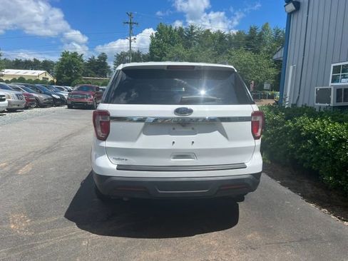 Used 2018 Ford Explorer FWD image 4