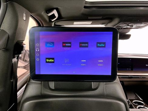 Used 2025 Cadillac Escalade Premium Luxury image 33