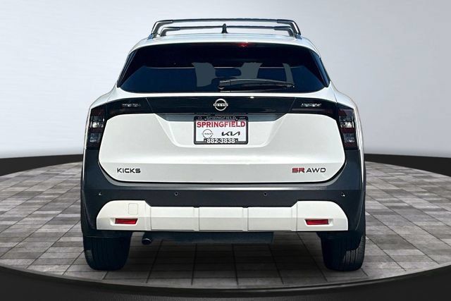 Used 2026 Nissan Kicks SR w/ Cold Weather Package AWD/4WD image 5