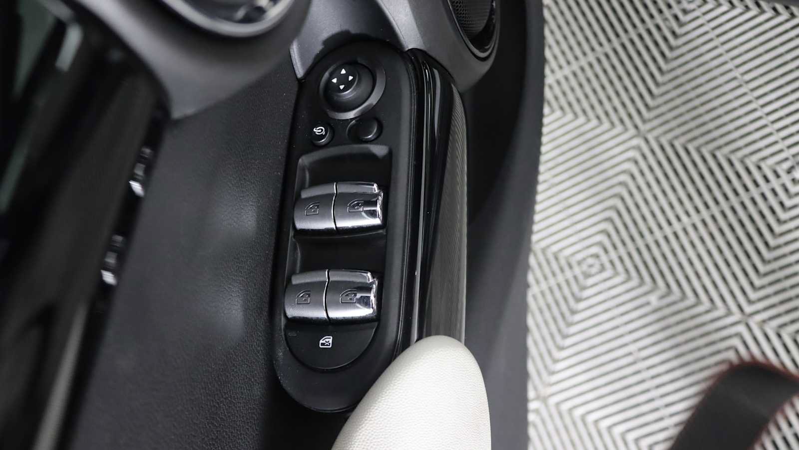 Used 2024 MINI Cooper S FWD image 18