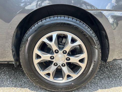 Used 2014 Kia Sedona EX w/ Navigation Package FWD image 7