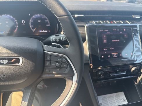 New 2025 Jeep Grand Cherokee L Laredo image 26