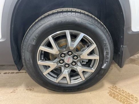 Used 2023 GMC Acadia SLE w/ LPO, Floor Liner Package image 7