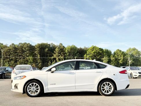Used 2019 Ford Fusion SE FWD image 12