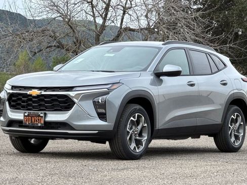 New 2026 Chevrolet Trax LT image 8