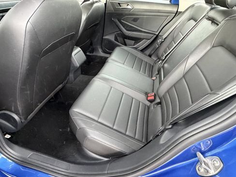 Used 2024 Volkswagen Jetta SE FWD image 15