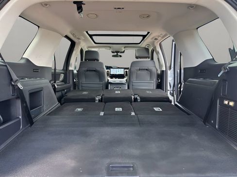 Used 2025 Ford Expedition Active AWD/4WD image 6