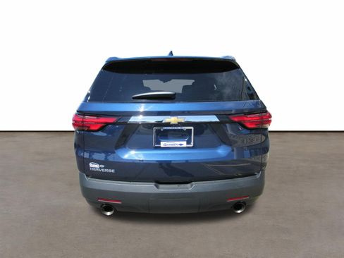 Used 2023 Chevrolet Traverse LS FWD image 4