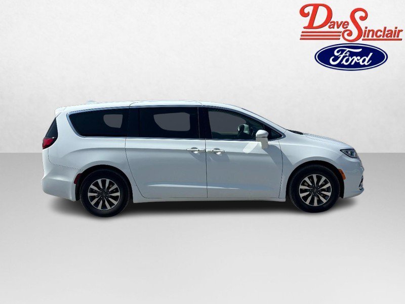Used 2022 Chrysler Pacifica Touring-L FWD image 5