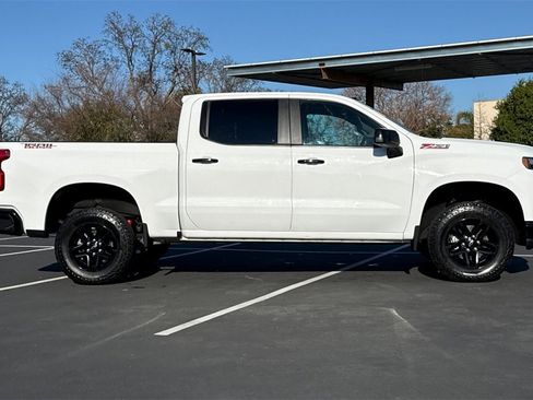 Used 2021 Chevrolet Silverado 1500 LT Trail Boss w/ Bed Protection Package image 8