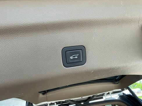 Used 2025 GMC Yukon XL Denali w/ LPO, Illumination Package AWD/4WD image 20