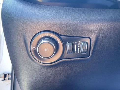 Used 2024 Jeep Compass Latitude AWD/4WD image 17