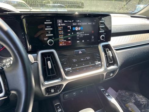 Used 2021 Kia Sorento S image 26