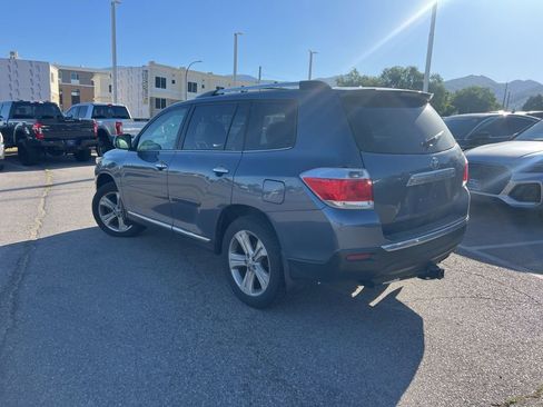 Used 2013 Toyota Highlander Limited w/ Convenience Pkg AWD/4WD image 12