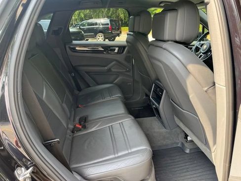 Used 2019 Porsche Cayenne AWD/4WD image 13